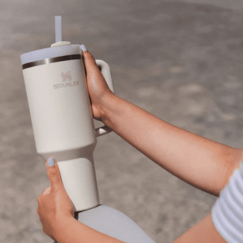 Stanley Quencher – 1,18L Cream + FRÍTT FLIP LOK