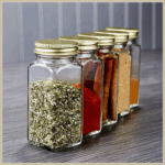 Kryddstaukar – Gyllt lok - Image 2